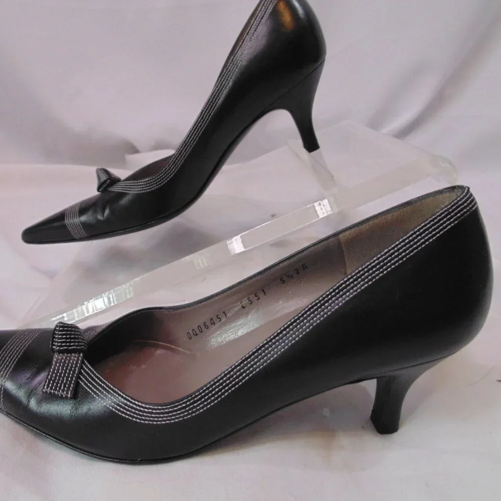 Salvatore Ferragamo “Grace” Ladies Shoe Black Leather Pump Size 5 1/2 AA - Picture 6 of 13